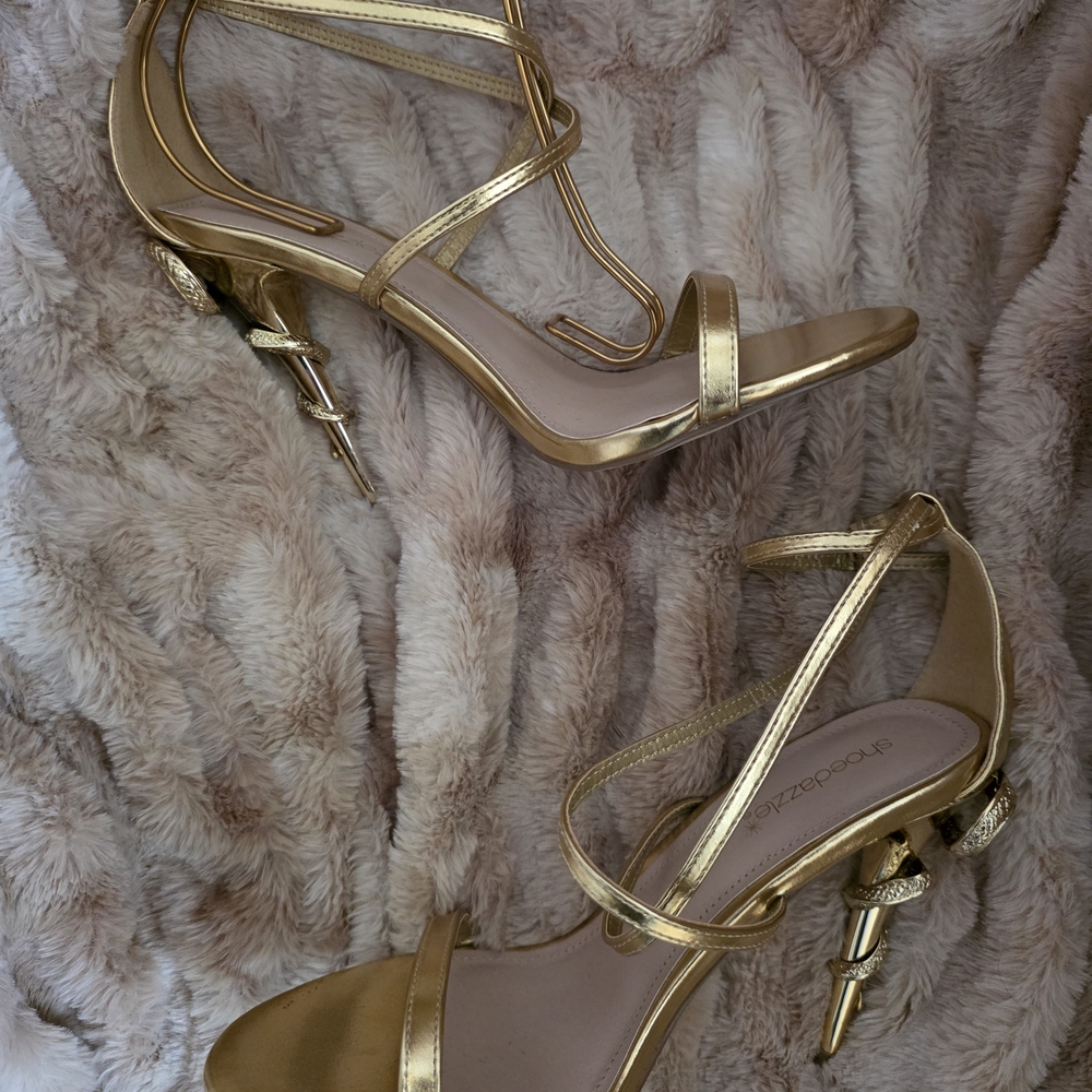 ✨ Gold Snake Heel Strappy Sandals – Size 8 – Closet Clean Out $25 ✨